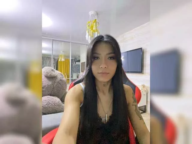 Cling to live show with JulieTurner from BongaCams 