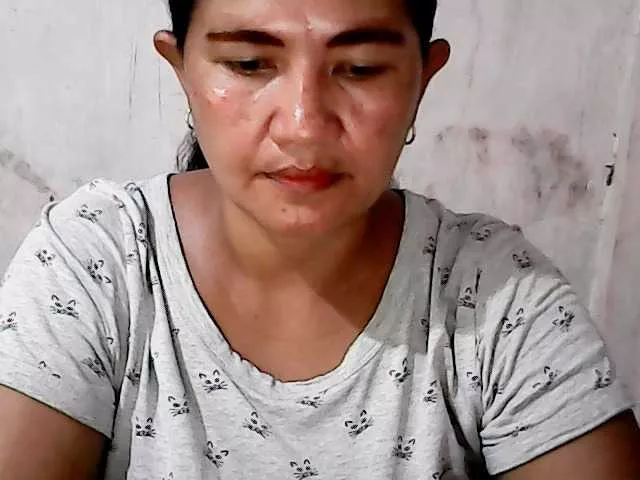 Cling to live show with lovableclit-pinayxx from BongaCams 