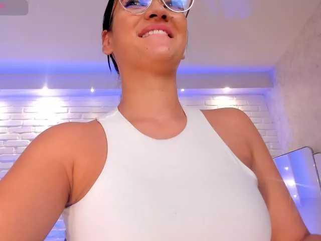 Cling to live show with NatyFerrer from BongaCams 