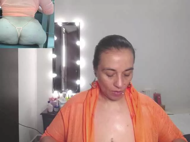 Cling to live show with zoedoll from BongaCams 