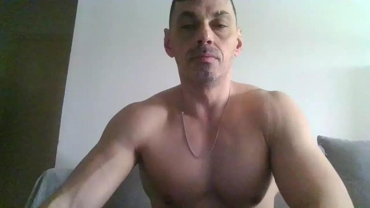 Cling to live show with IRGO from Cam4 