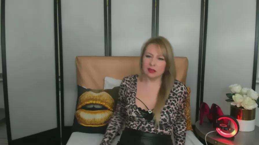 Cling to live show with LatoyaSensual from Cam4 