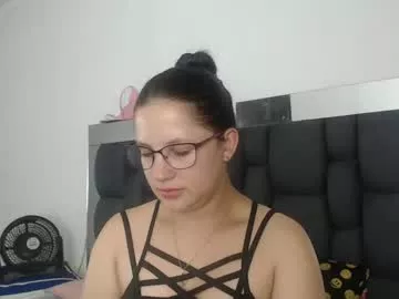 Cling to live show with chanel_thomson_ from Chaturbate 