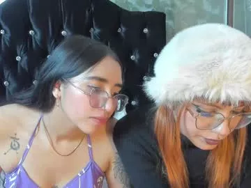 Cling to live show with dark__violett from Chaturbate 