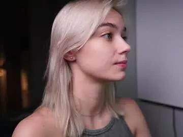 Cling to live show with ileanacampbel from Chaturbate 