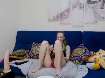 Cling to live show with malikasqueeze18 from Chaturbate 