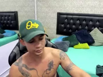 Cling to live show with mike2_wills from Chaturbate 