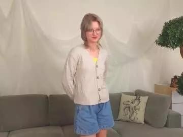 Cling to live show with moirafieldhouse from Chaturbate 