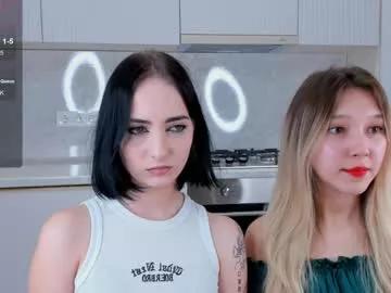 Cling to live show with petradrewett from Chaturbate 