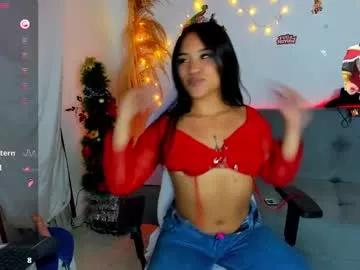 Cling to live show with pocahontas_joy11 from Chaturbate 