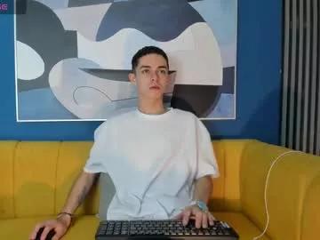 Cling to live show with ryan_maxx from Chaturbate 