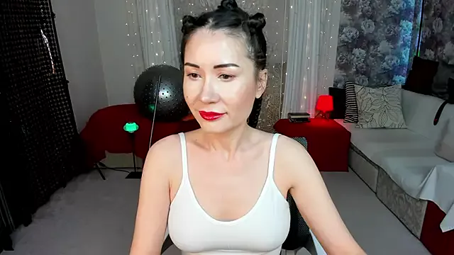 Cling to live show with KarinaSweeety from StripChat 