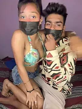 Cling to live show with Naughtty-couple from StripChat 