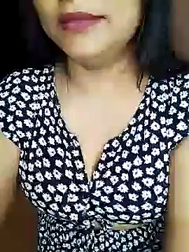 Cling to live show with swetha_singh from StripChat 