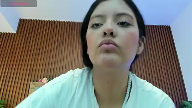 Cling to live show with Zahra_lloydd from StripChat 